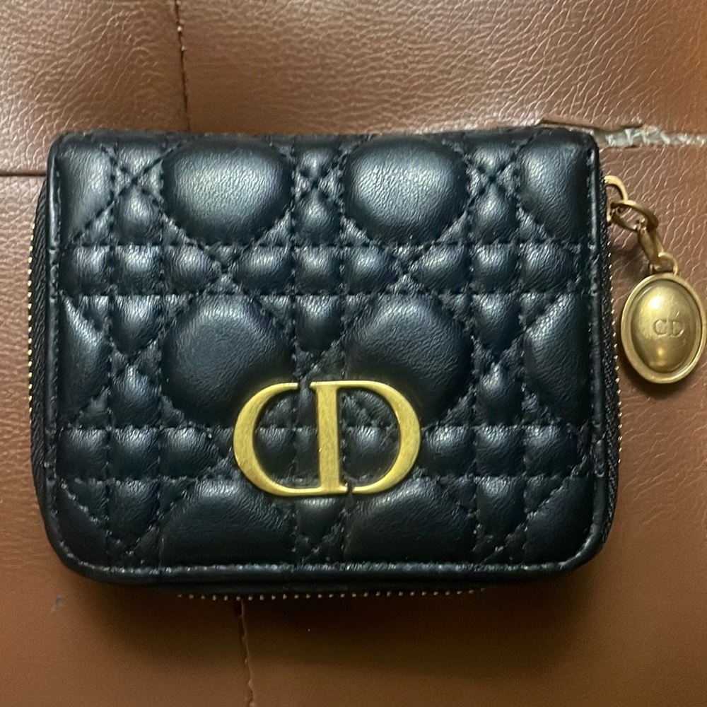 Wallet says CD
